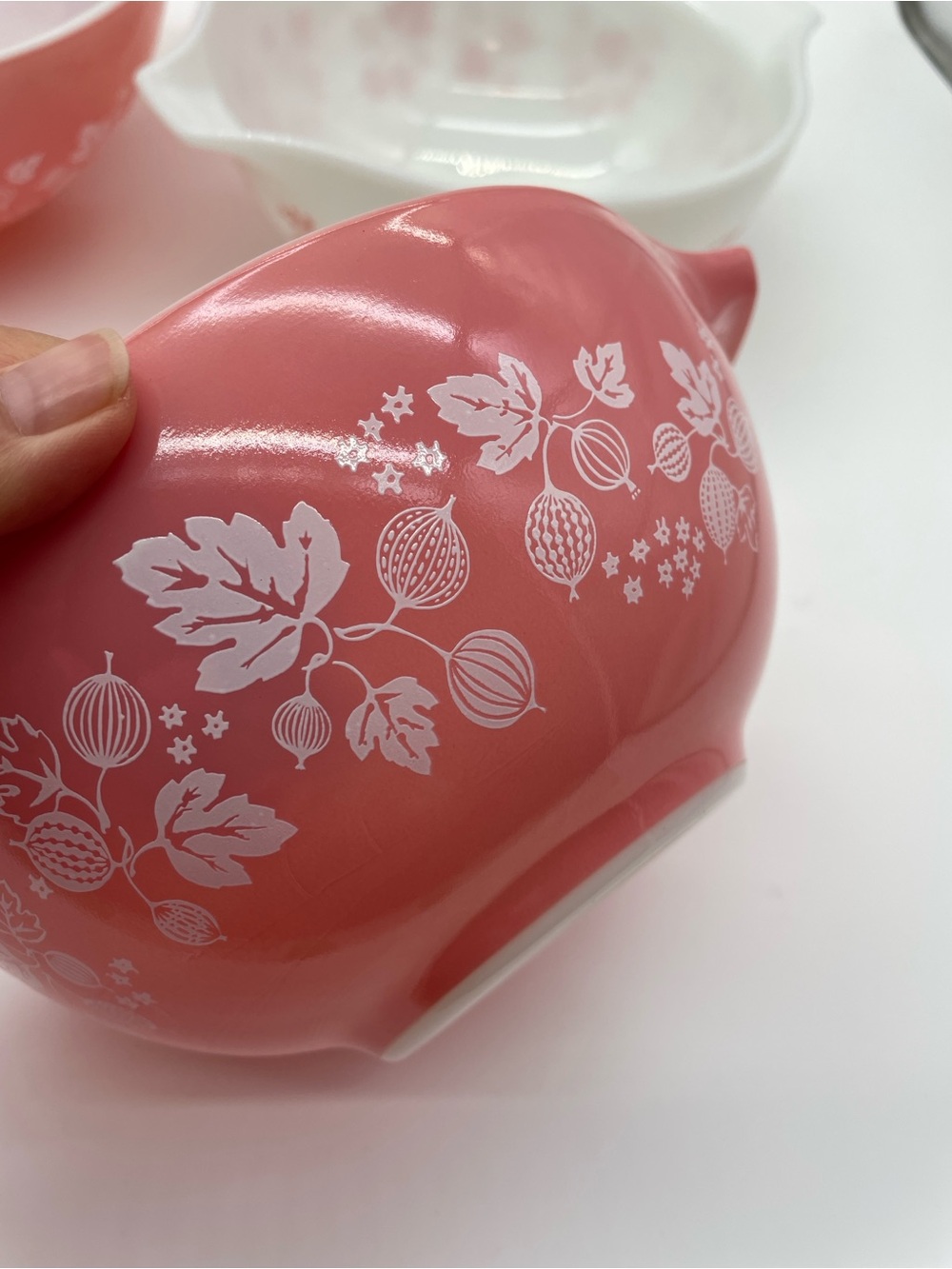 Vintage Pyrex Pink Gooseberry Cinderella Mixing Bowl Set 441 442 443 444 - Picture 6 of 13